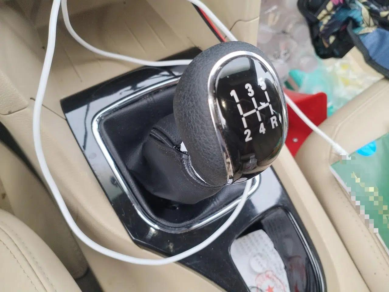 Baojun 730 2016 1.5L Manual Comfort Version 7 Seats China V Emission Standard — миниатюра 14