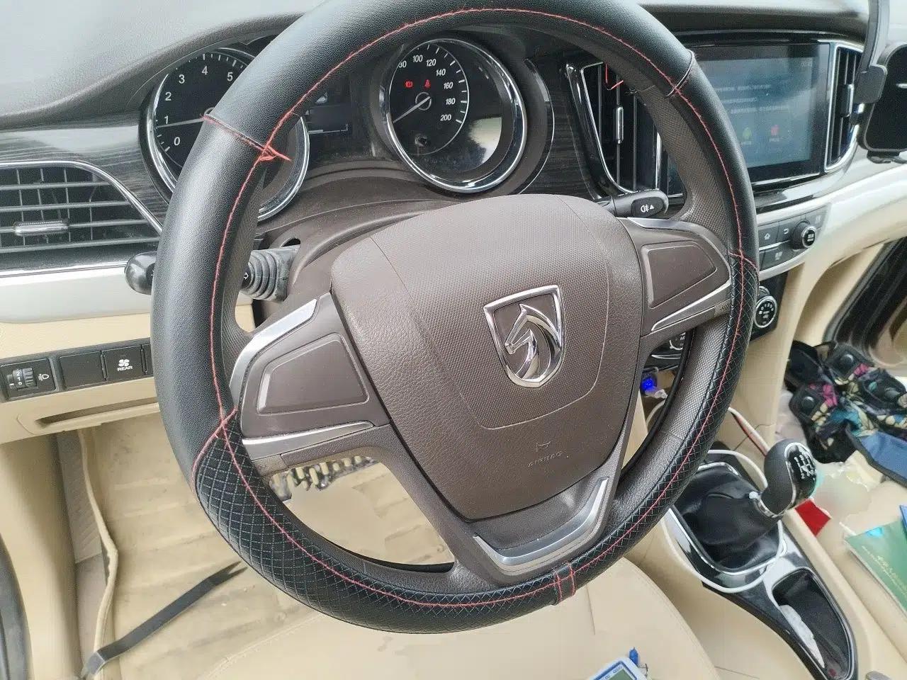 Baojun 730 2016 1.5L Manual Comfort Version 7 Seats China V Emission Standard — миниатюра 10