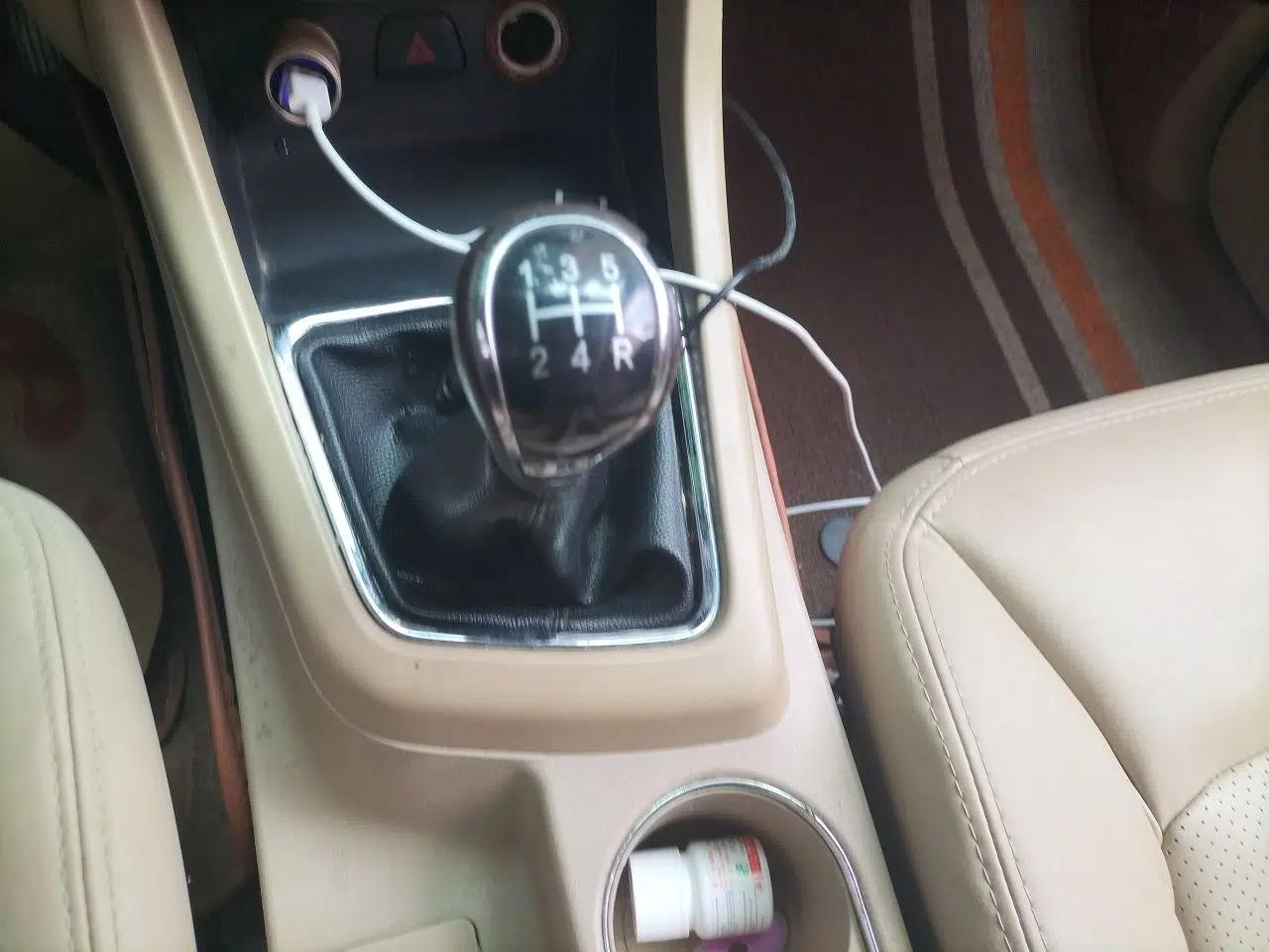 Baojun 730 2014 1.5L manual Comfort version 7 seats — миниатюра 14
