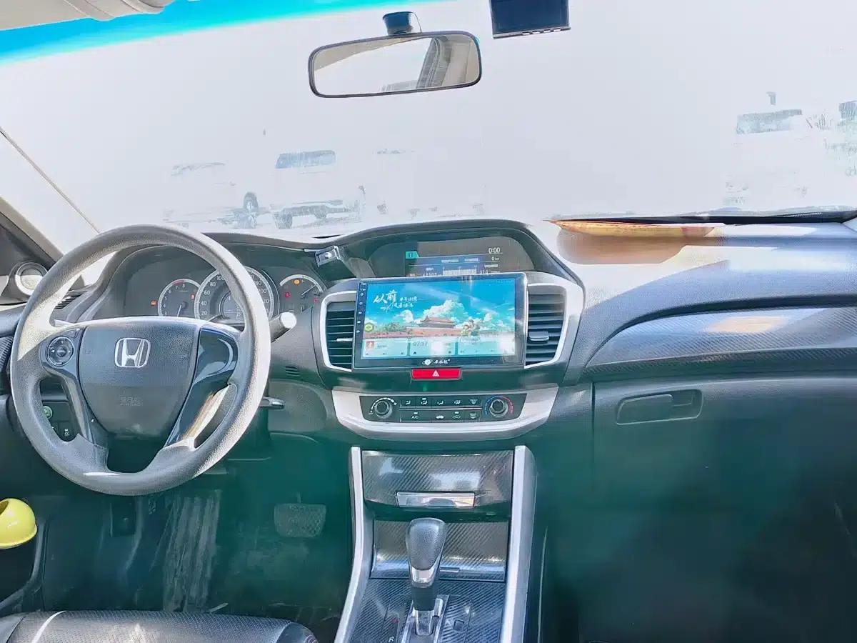 2014 Honda Accord 2.0L LX Comfort Edition — миниатюра 5