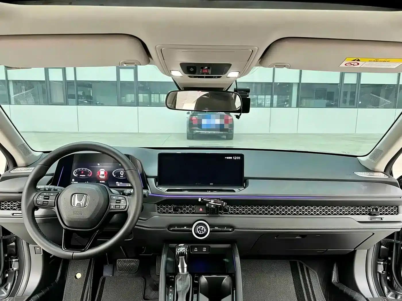 2024 Honda Accord 260TURBO Luxury Edition — миниатюра 5