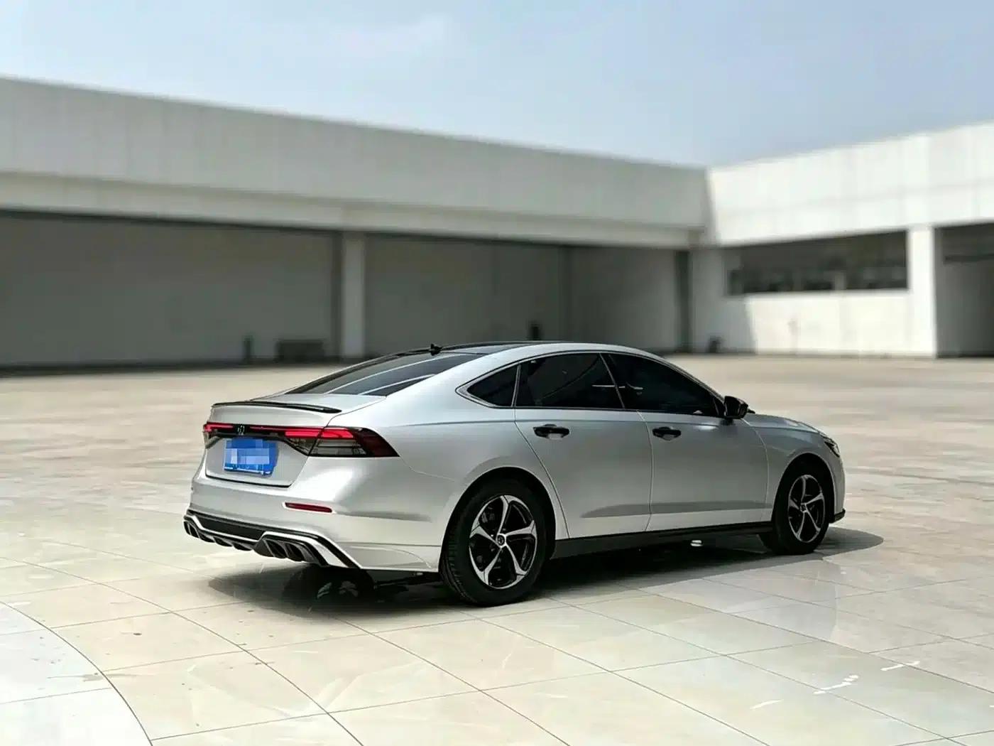 2024 Honda Accord 260TURBO Luxury Edition — миниатюра 9