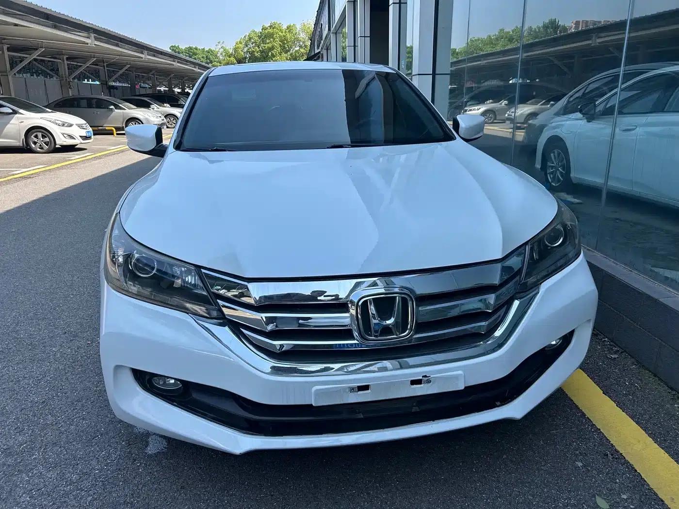2015 Honda Accord 2.0L LX Comfort Edition — миниатюра 2