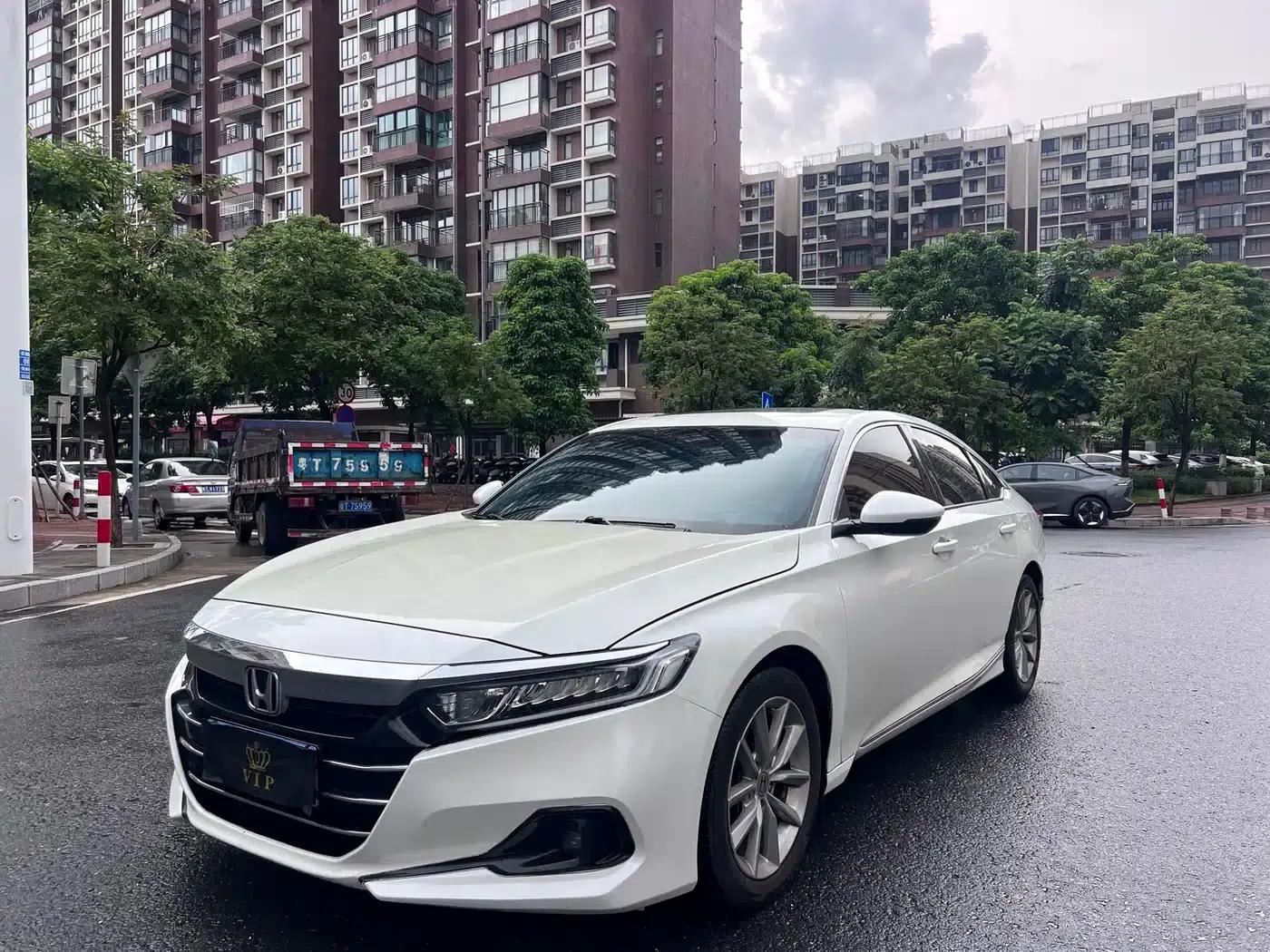 2022 Honda Accord 260TURBO Luxury Edition — миниатюра 3