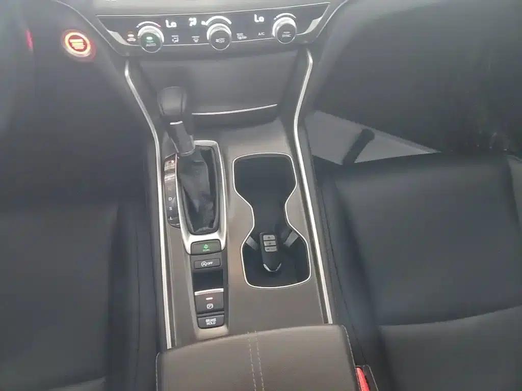 2022 Honda Accord 260TURBO Luxury Edition — миниатюра 14
