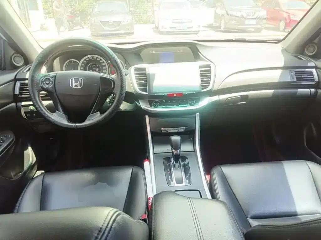 2015 Honda Accord 2.0L LX Comfort Edition — миниатюра 10