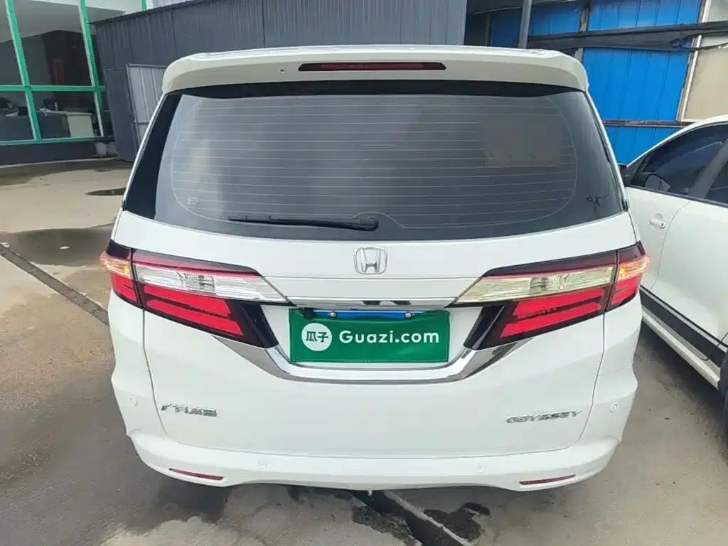 2018 Odyssey 2.4L Luxury Edition — миниатюра 6