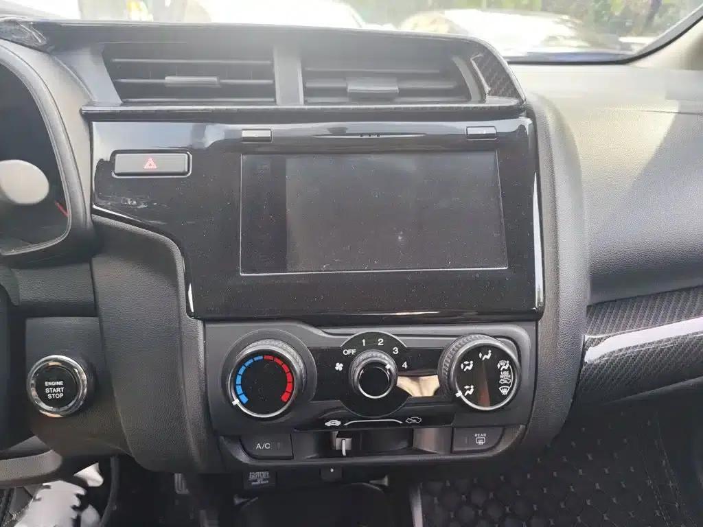 Honda Fit 2018 1.5L CVT Comfort Sunroof Edition — миниатюра 12
