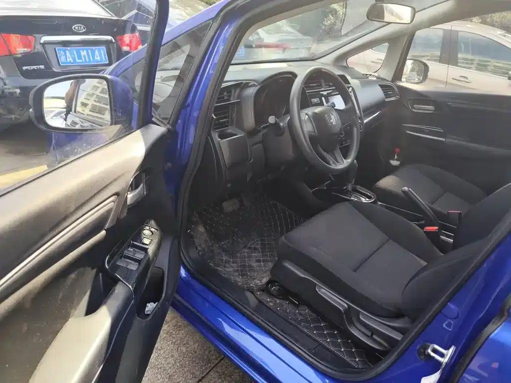 Honda Fit 2018 1.5L CVT Comfort Sunroof Edition — миниатюра 14