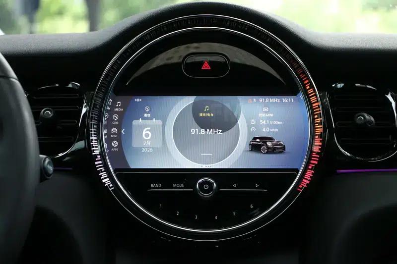 MINI 2022 Facelift 1.5T COOPER Classic — миниатюра 23