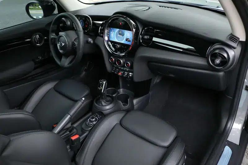 MINI 2022 Facelift 1.5T COOPER Classic — миниатюра 25