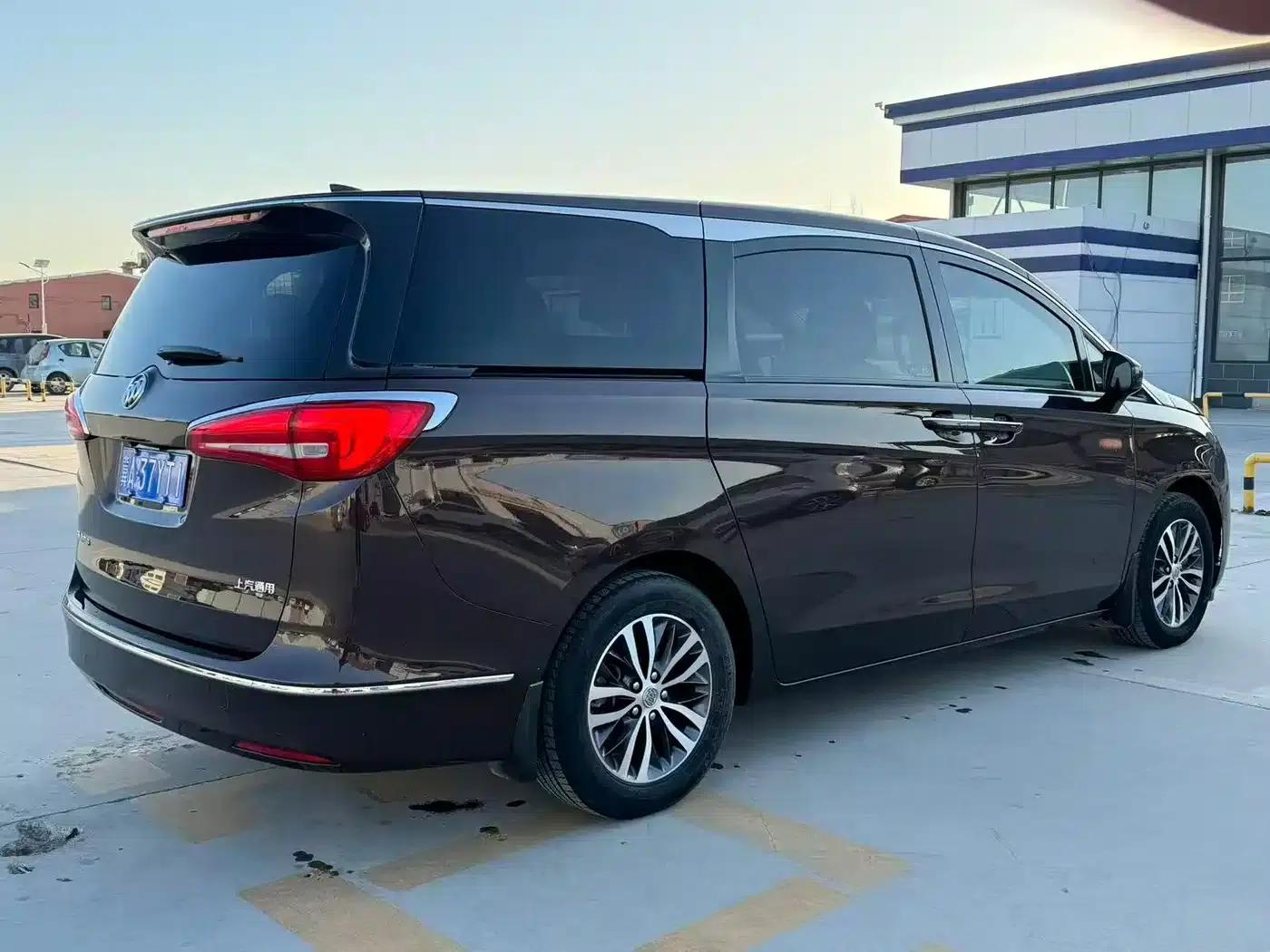Buick GL8 2017 ES 28T Luxury Edition (National V Emission Standard) — миниатюра 4