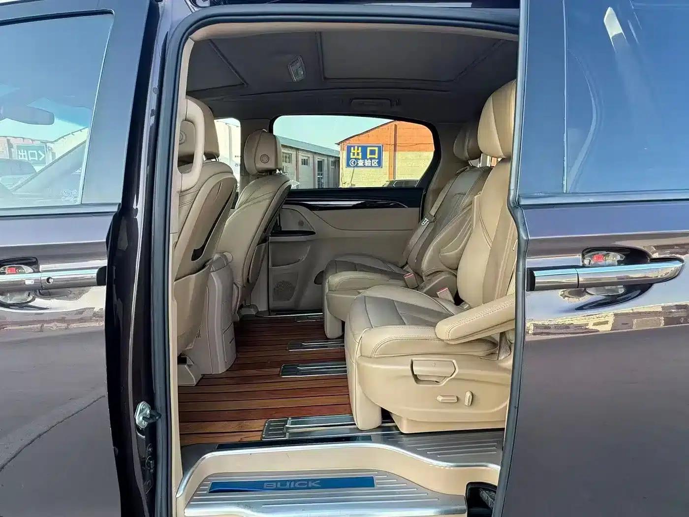 Buick GL8 2017 ES 28T Luxury Edition (National V Emission Standard) — миниатюра 9