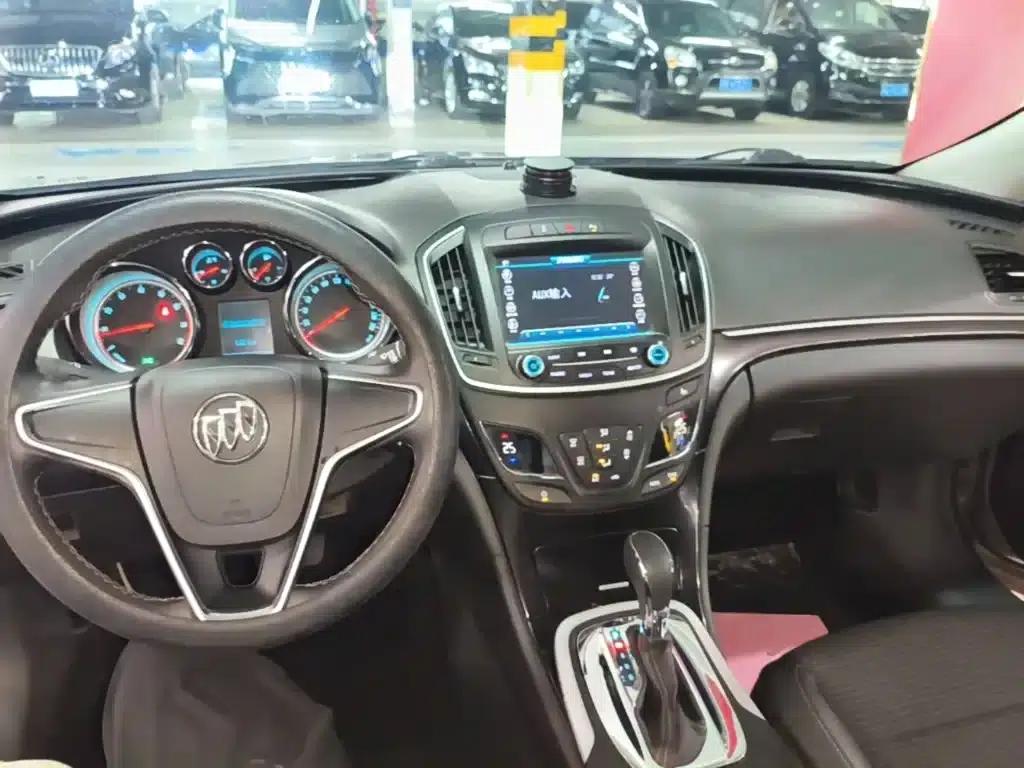 Buick Regal 2015 1.6T Advanced Technology Edition — миниатюра 10