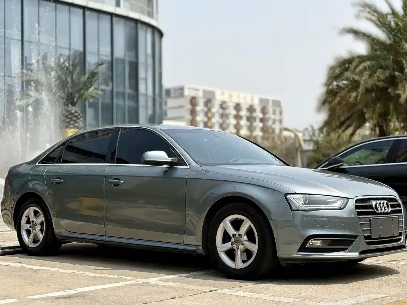 Audi A4L 2013 35 TFSI Automatic Standard Edition — миниатюра 3