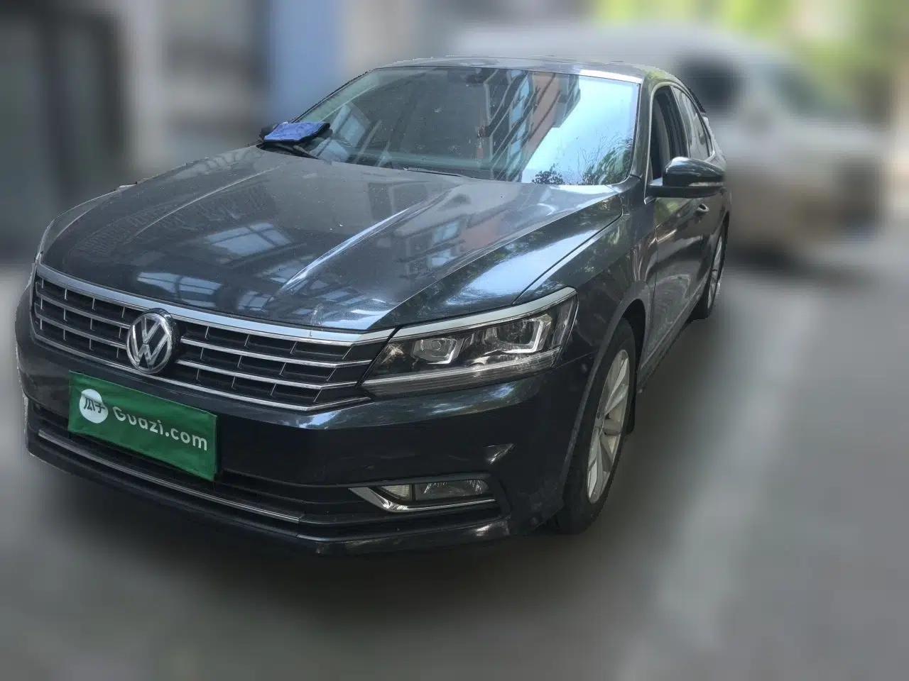 Volkswagen Passat 2017 330TSI DSG Luxury Edition — миниатюра 1