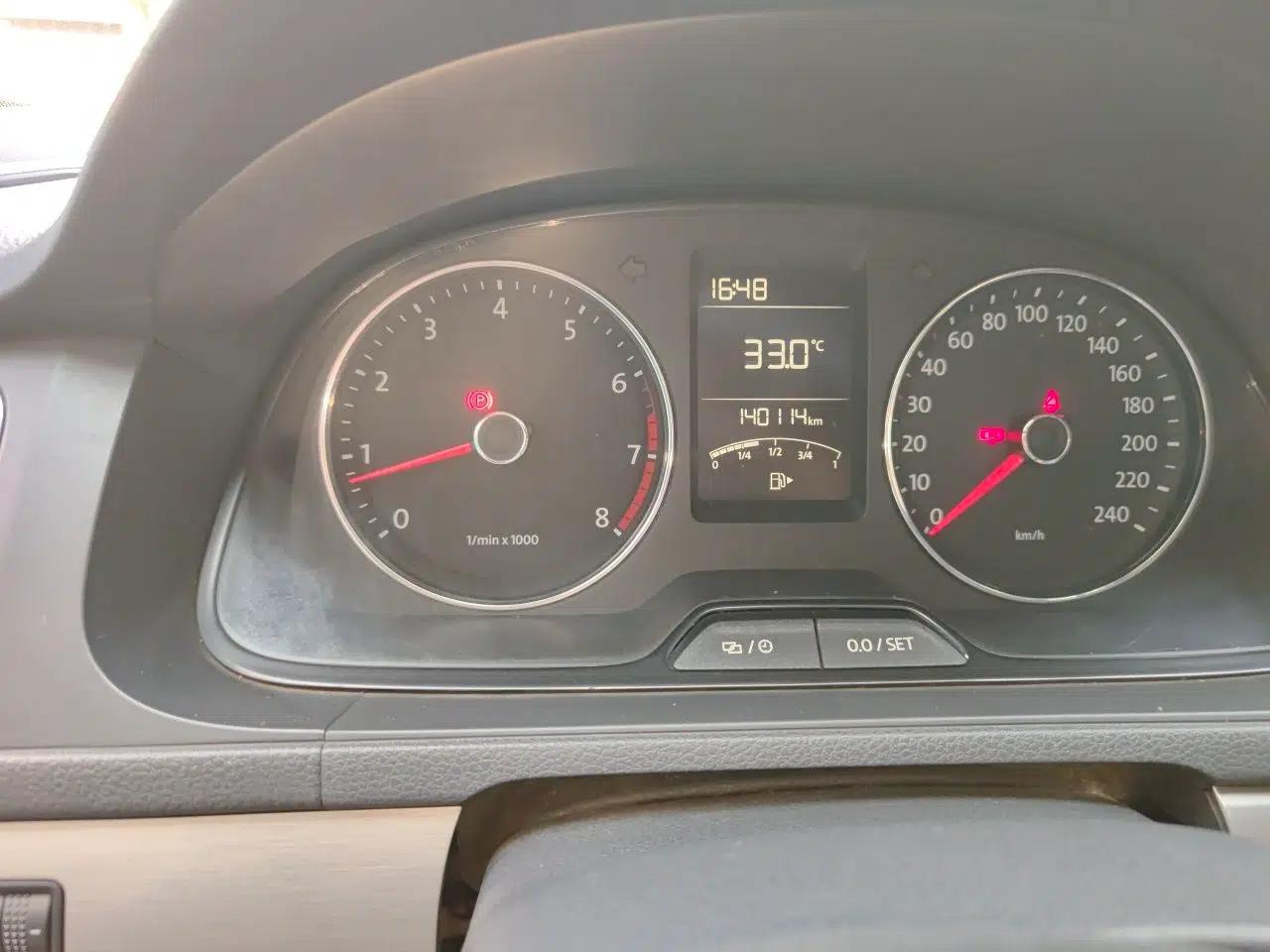 Volkswagen Lavida 2013 Restyled Classic 1.6L Manual Comfort Edition — миниатюра 12