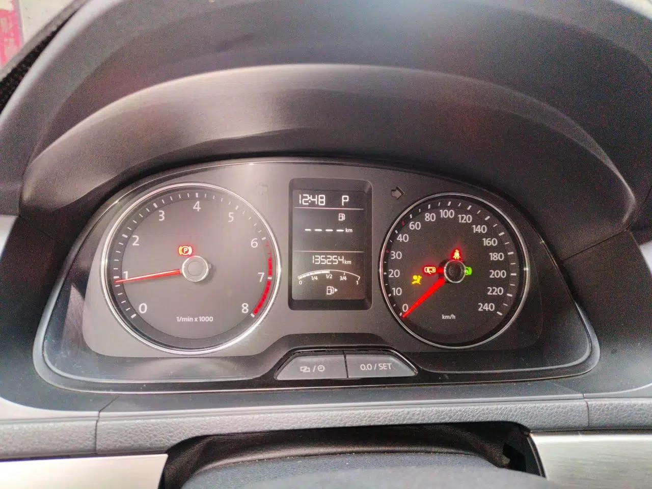 Volkswagen Lavida 2013 Restyled Classic 1.6L Automatic Comfort Edition — миниатюра 11