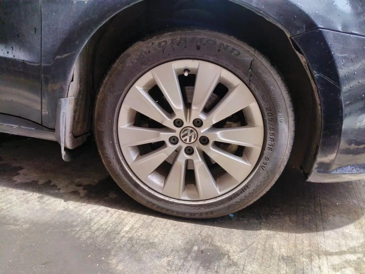 Volkswagen Lavida 2013 Restyled Classic 1.6L Automatic Comfort Edition — миниатюра 8