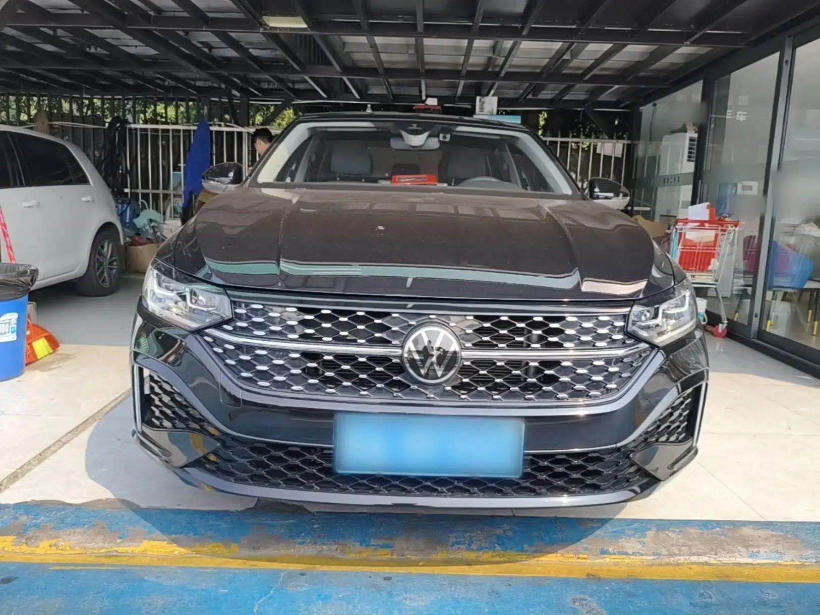 Volkswagen Lavida 2024 1.5L Automatic Starry Sky 5 Million Edition — миниатюра 2