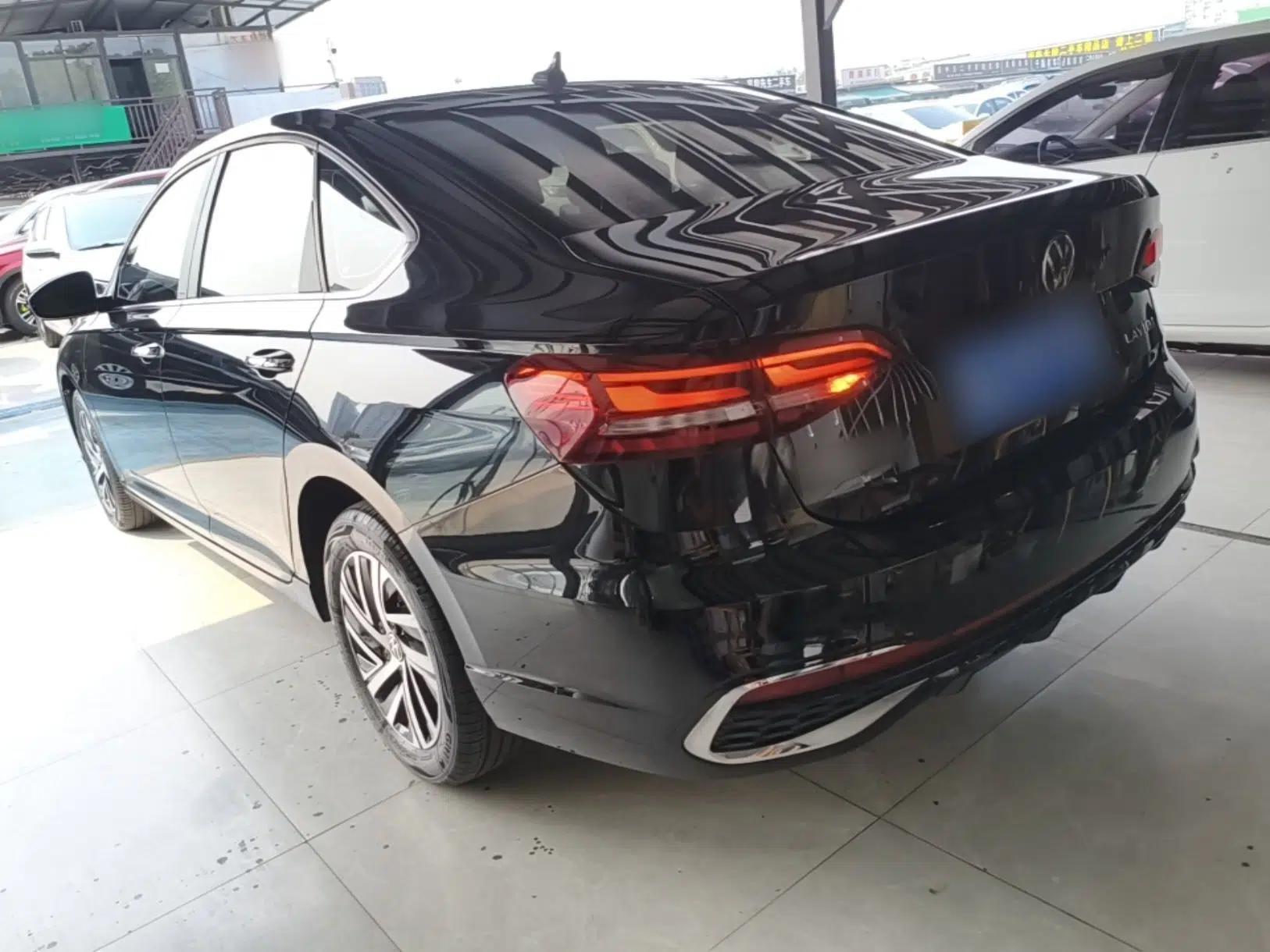 Volkswagen Lavida 2024 1.5L Automatic Starry Sky 5 Million Edition — миниатюра 4