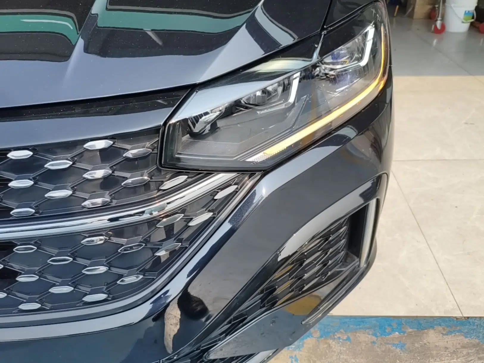 Volkswagen Lavida 2024 1.5L Automatic Starry Sky 5 Million Edition — миниатюра 8