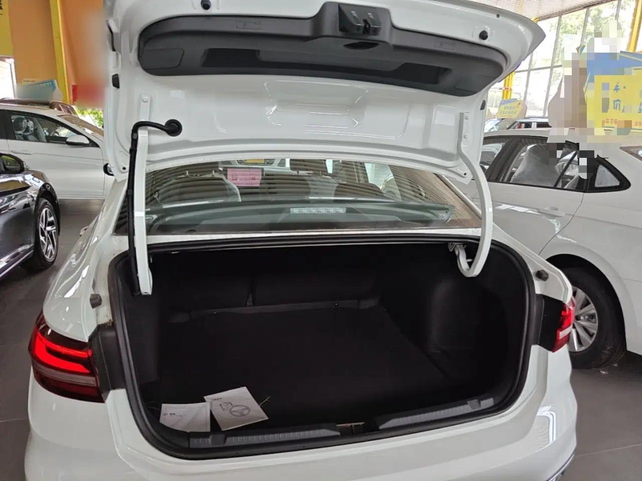 Volkswagen Lavida 2026 1.5L Automatic Starry Five-Million Edition — миниатюра 22