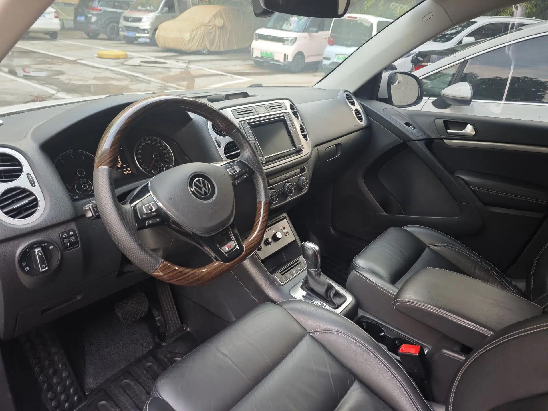 Volkswagen Tiguan 2016 280TSI Automatic Two-Wheel Drive Silk Road Comfort Edition — миниатюра 11