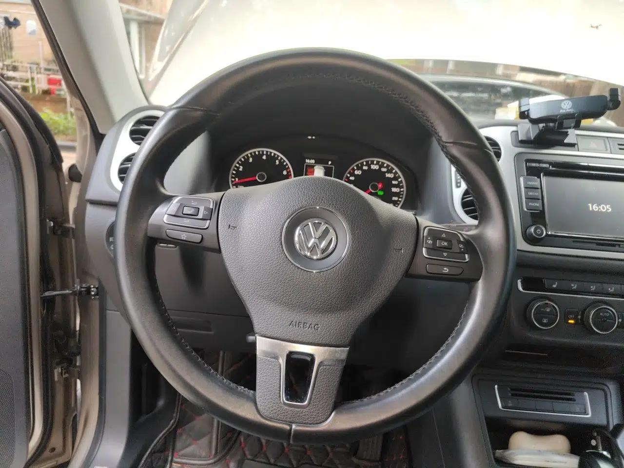 Volkswagen Tiguan 2015 1.8TSI Automatic Two-Wheel Drive Luxury Model — миниатюра 10