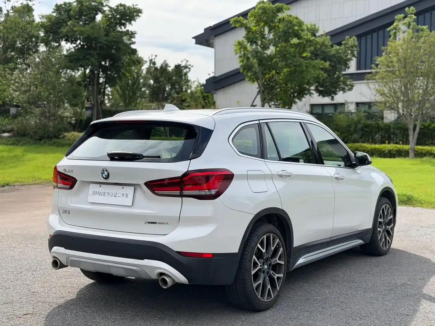 BMW X1 2021 xDrive25Li Premium — миниатюра 3
