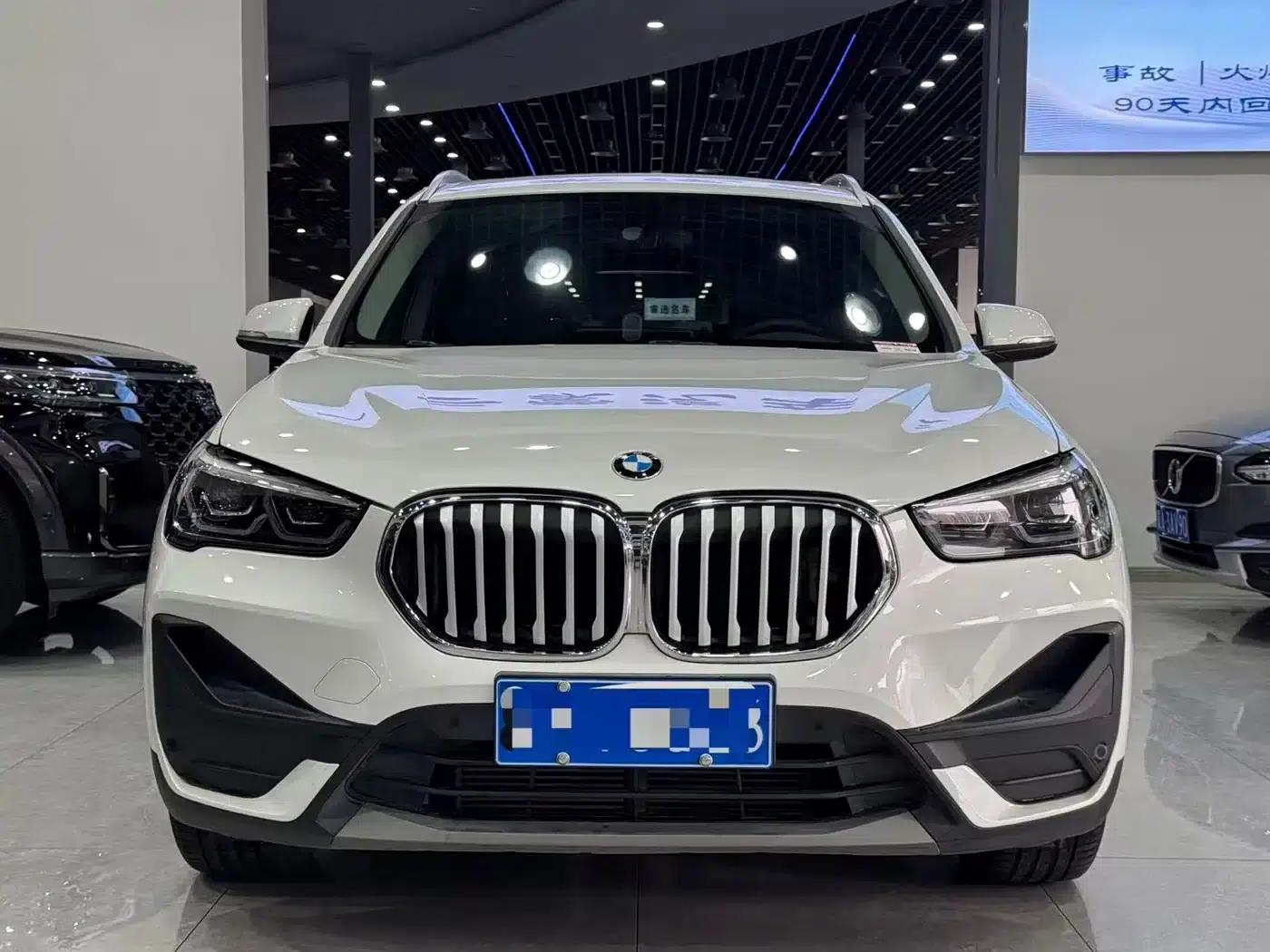 BMW X1 2022 sDrive25Li Leading Edition — миниатюра 2