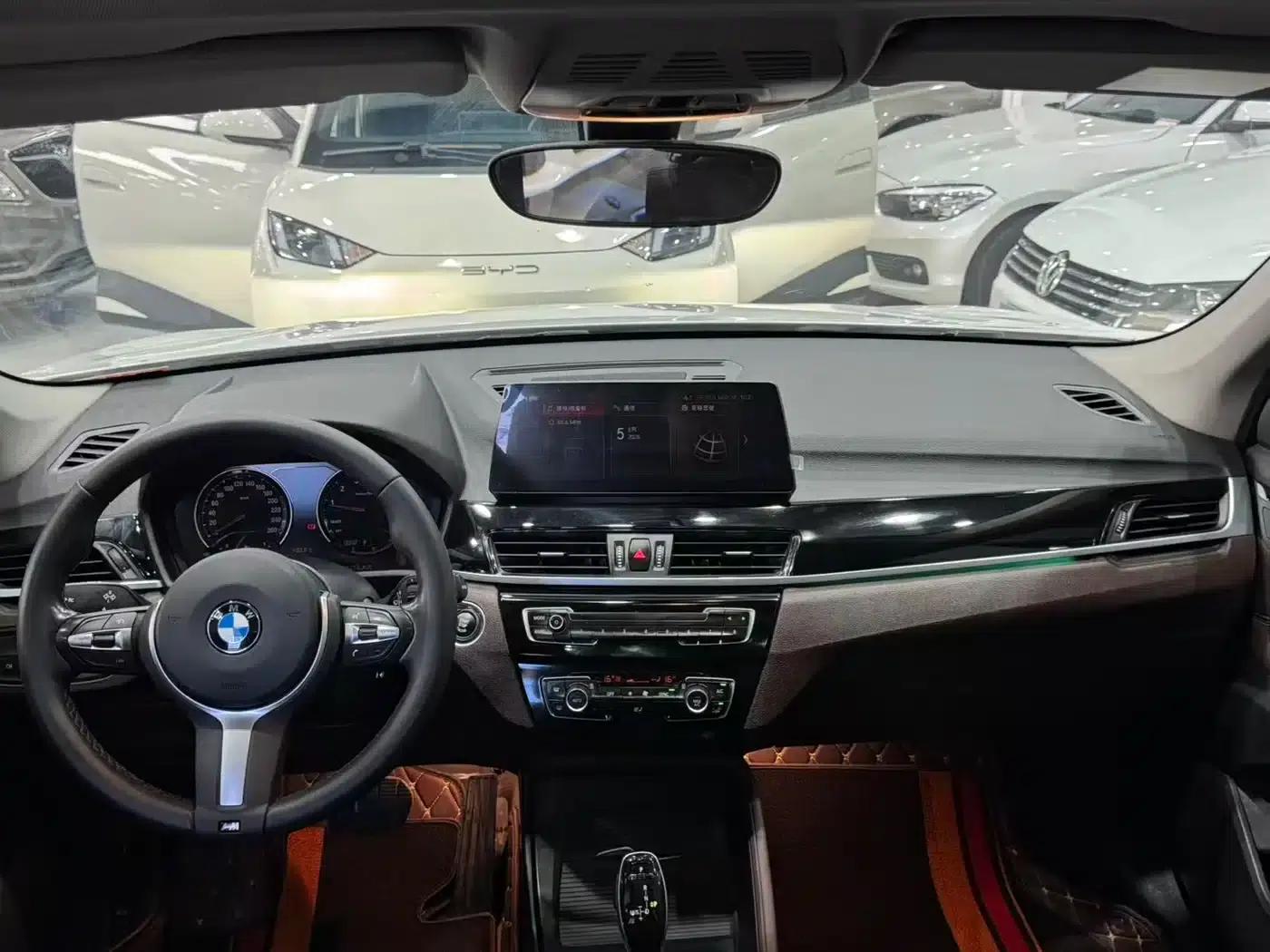 BMW X1 2022 sDrive25Li Leading Edition — миниатюра 10