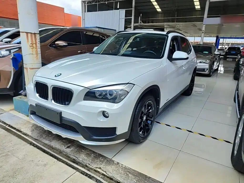 BMW X1 2015 sDrive18i Fashion Upgrade Edition — миниатюра 1