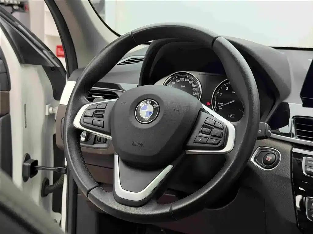 BMW X1 PHEV 2020 xDrive30Le Premium — миниатюра 13