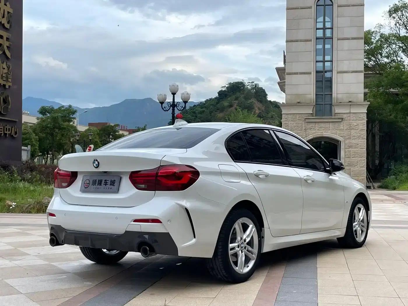 2023 BMW 1 Series 120i M Sport Edition — миниатюра 9