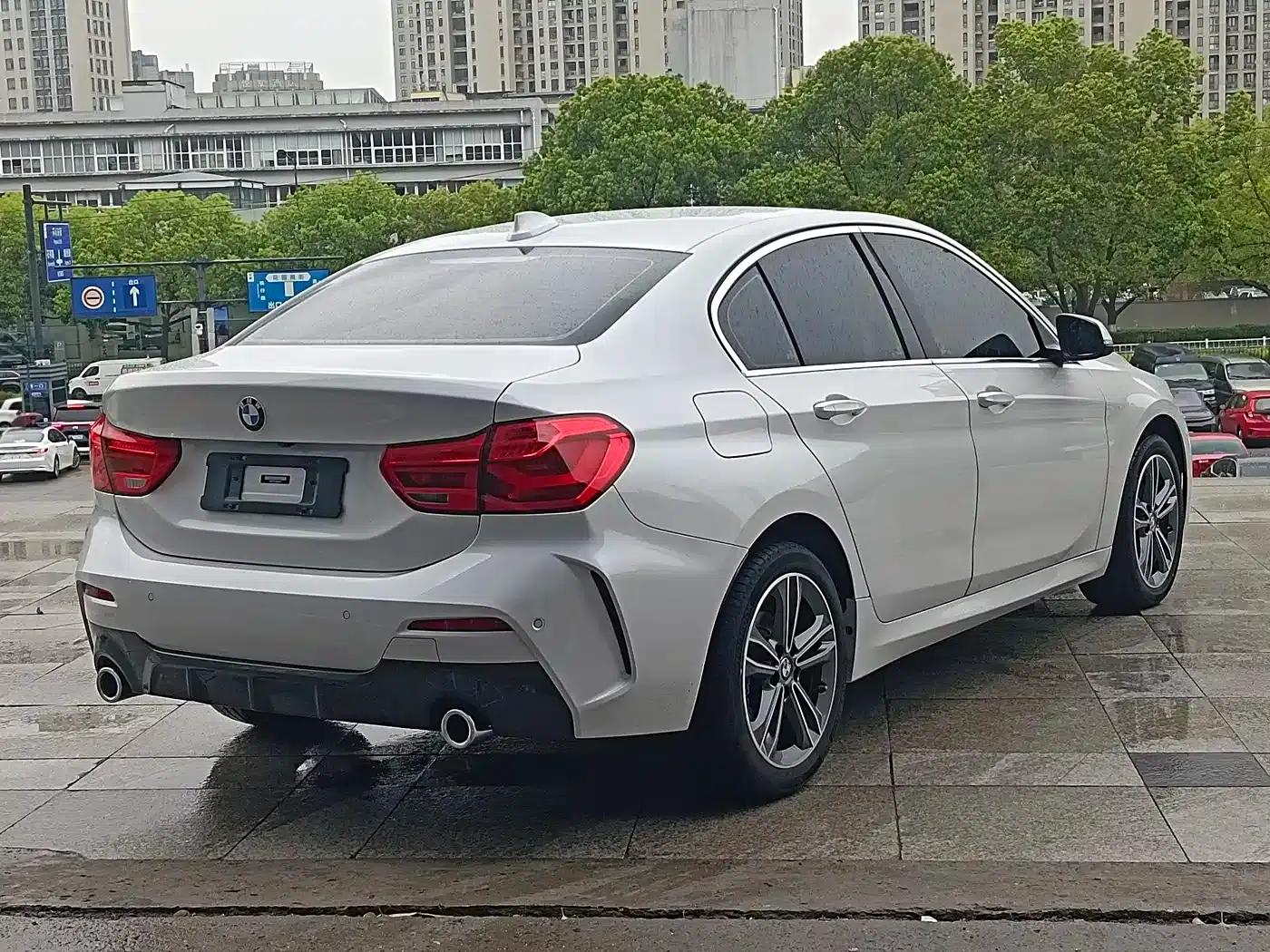 2023 BMW 1 Series 120i M Sport — миниатюра 8