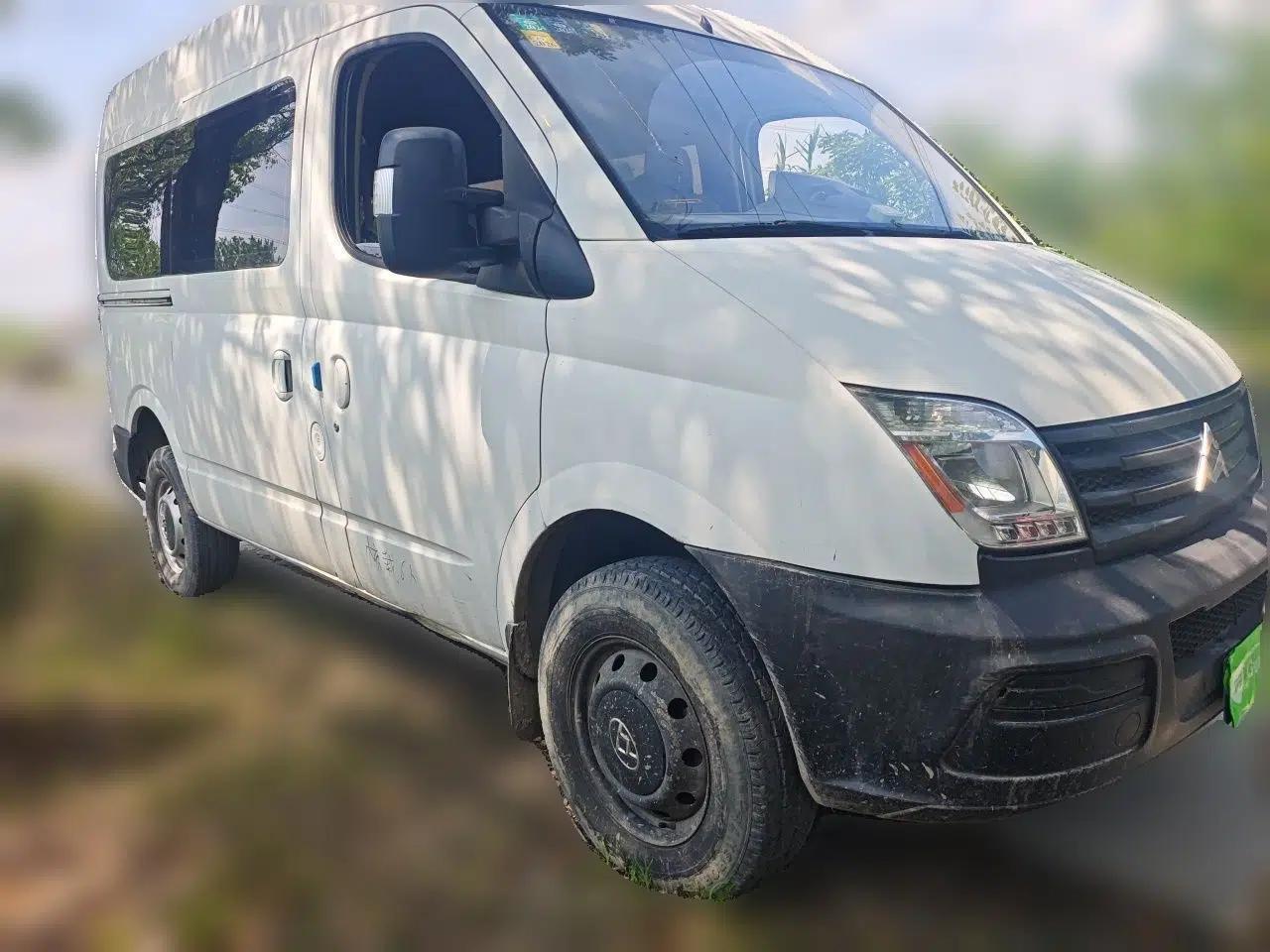 SAIC MAXUS Xintu V80 2012 2.5T Mid-Roof Value-Added Logistics Version D — миниатюра 3