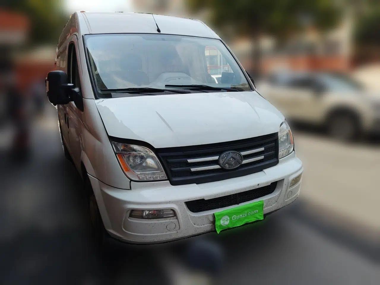 SAIC MAXUS Xintu V80 Datong V80 2022 2.0T Manual Three-Seater Van — миниатюра 3