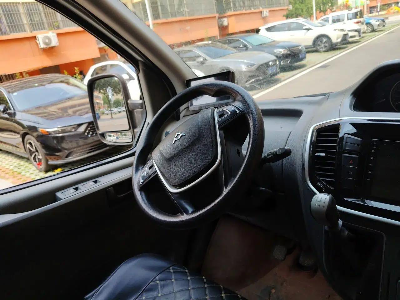 SAIC MAXUS Xintu V80 Datong V80 2022 2.0T Manual Three-Seater Van — миниатюра 10