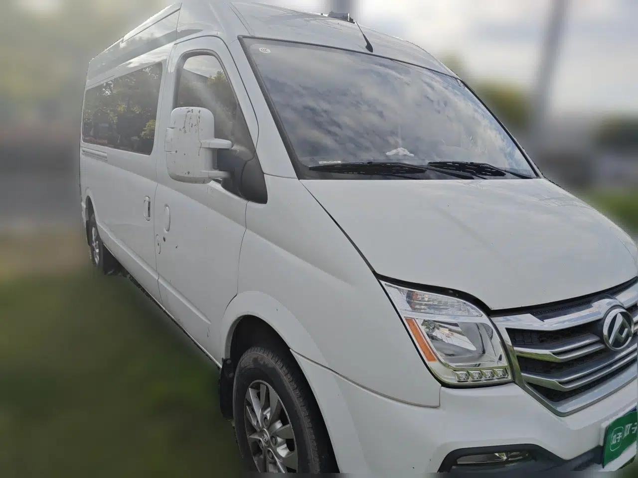 SAIC MAXUS Xintu V80 2021 2.0T PLUS Manual All-Around King Long Wheelbase Mid-Roof Variant with 6/7/8/9 Seats — миниатюра 3