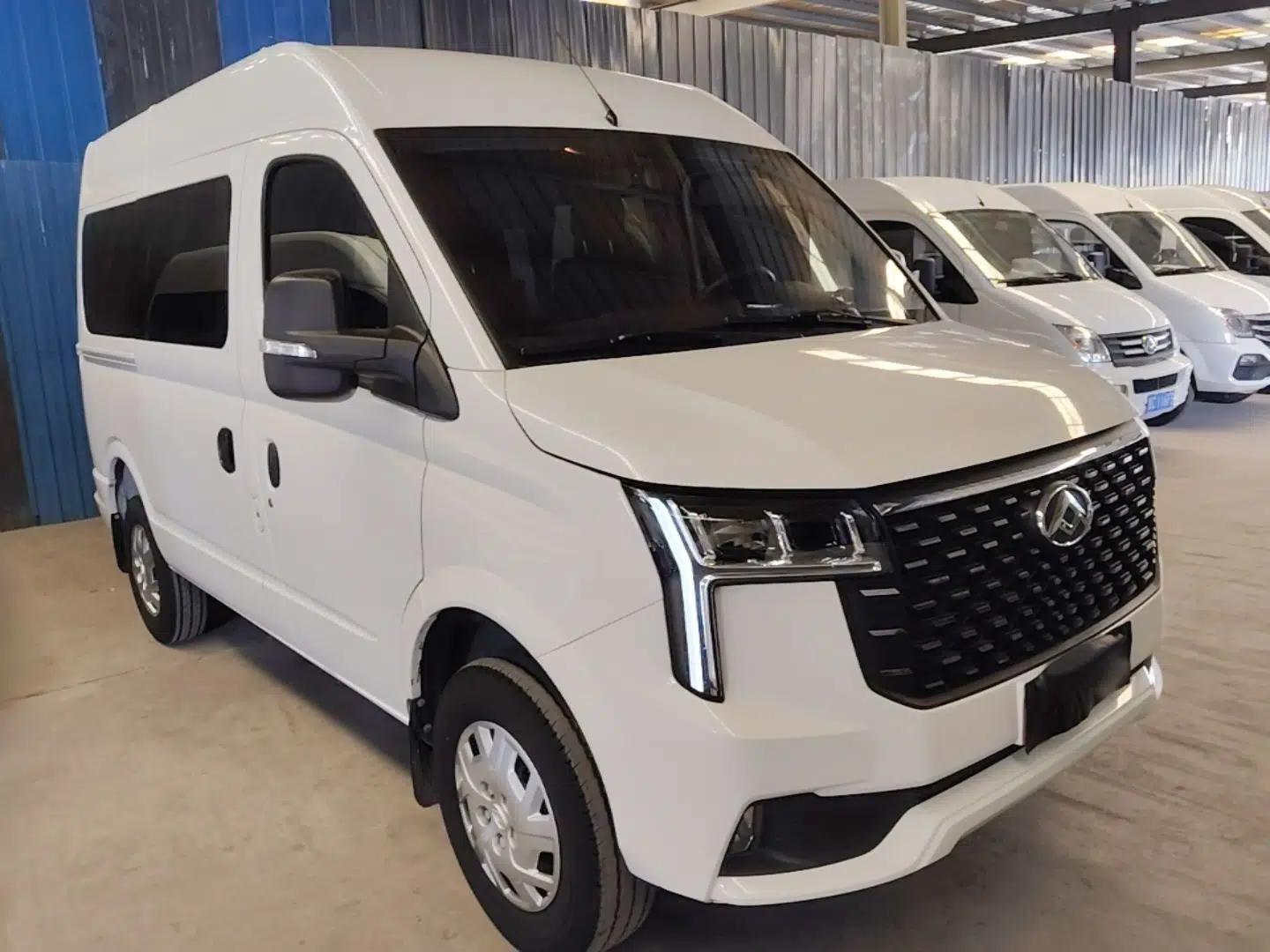 SAIC MAXUS Xintu V80 2023 2.0T Manual Classic Aoyuntong Short Wheelbase Mid-Roof 5/6-Seater — миниатюра 3