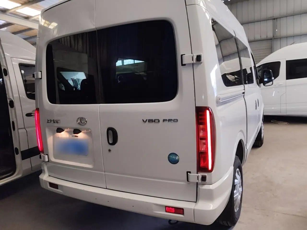 SAIC MAXUS Xintu V80 2023 2.0T Manual Classic Aoyuntong Short Wheelbase Mid-Roof 5/6-Seater — миниатюра 6