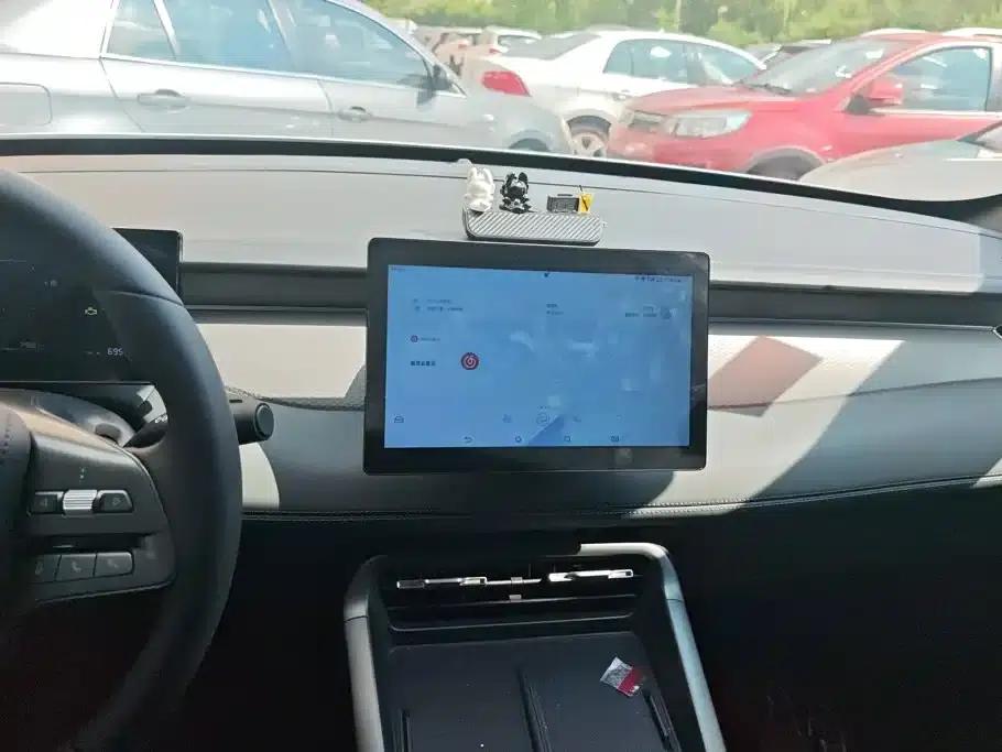 Qin PLUS 2025 DM-i Intelligent Driving Edition 55KM Leading Model — миниатюра 12