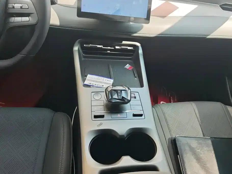 Qin PLUS 2025 DM-i Intelligent Driving Edition 55KM Leading Model — миниатюра 15