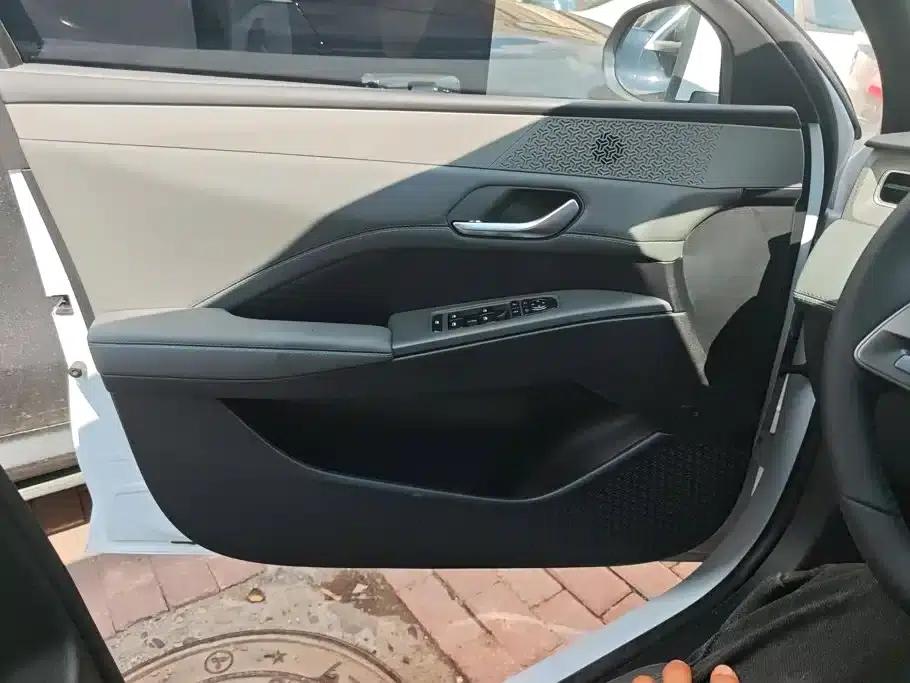 Qin PLUS 2025 DM-i Intelligent Driving Edition 55KM Leading Model — миниатюра 6