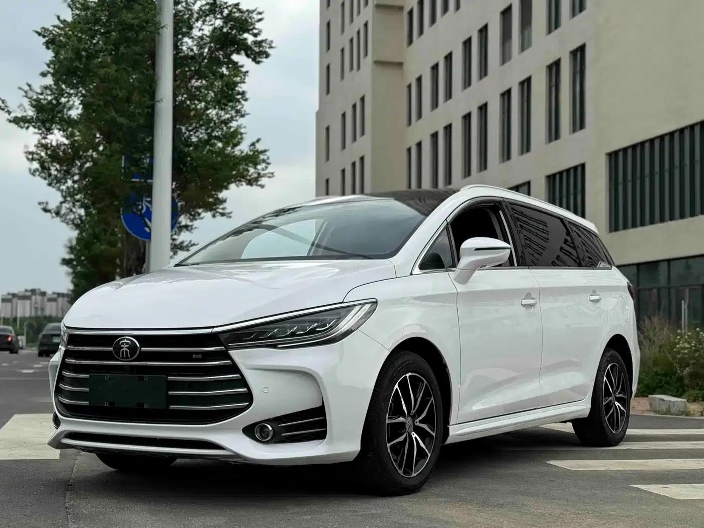 Song MAX 2018 1.5T Automatic Intelligent Premium 7-seater — миниатюра 1