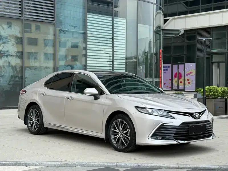 2023 Camry 2.5G Luxury Edition — миниатюра 3