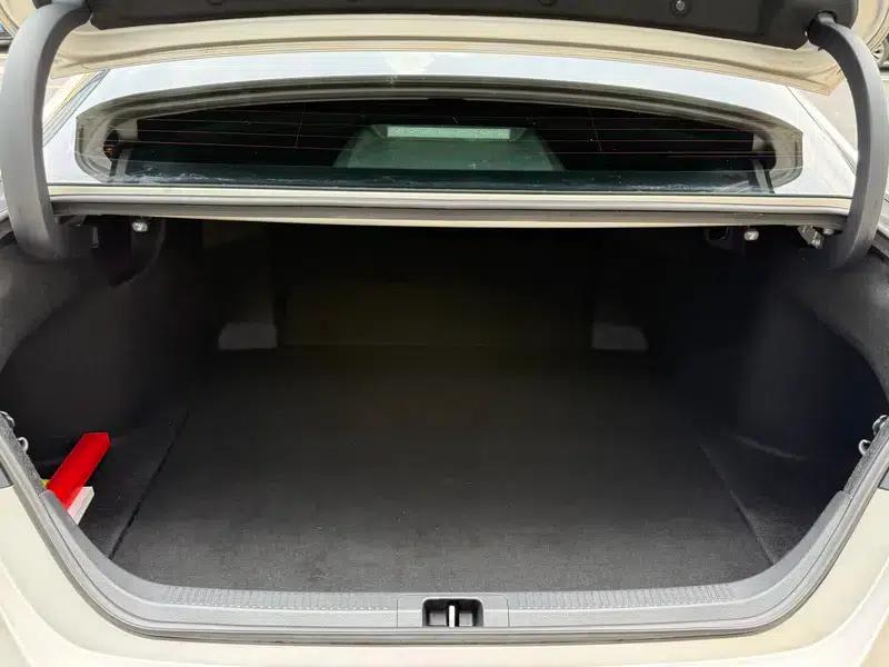 2023 Camry 2.5G Luxury Edition — миниатюра 30