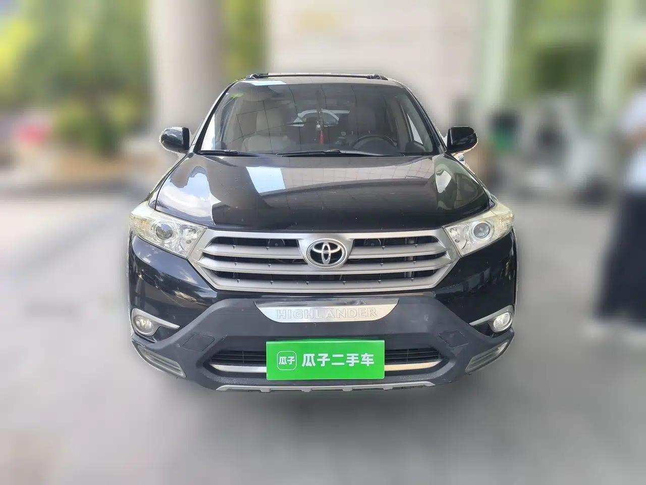 Toyota Highlander 2012 2.7L Two-Wheel Drive 7-Seater Luxury Edition — миниатюра 2