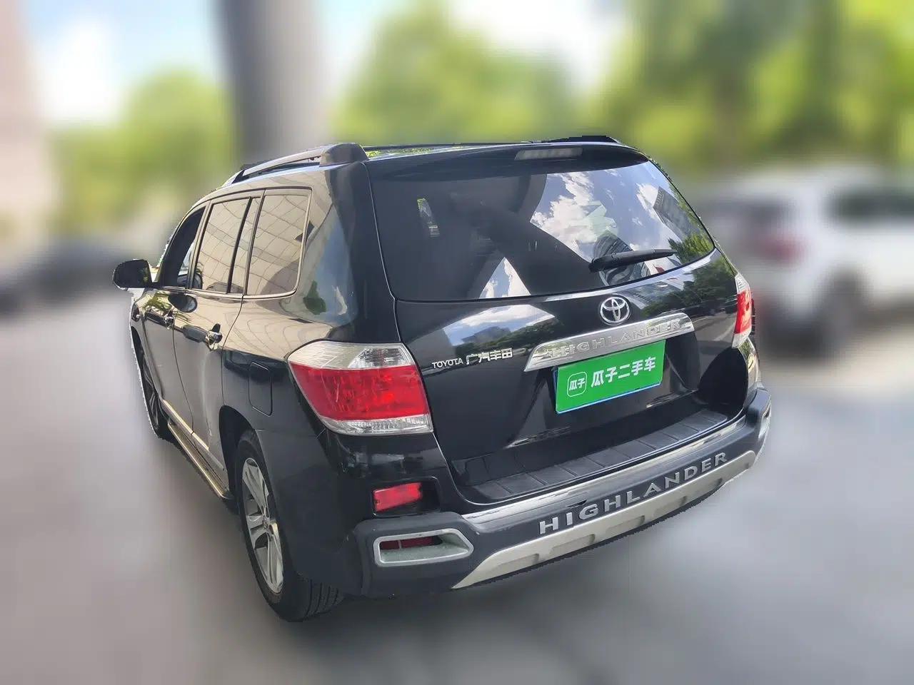Toyota Highlander 2012 2.7L Two-Wheel Drive 7-Seater Luxury Edition — миниатюра 4